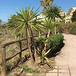 Apartment Estudio Con Insuperables Vistas Al Mar: Aparcamiento Marbella