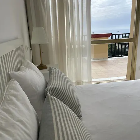 Apartment Estudio Con Insuperables Vistas Al Mar: Aparcamiento Marbella