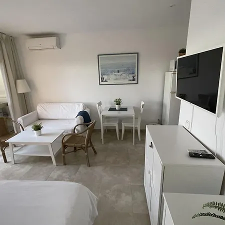 Estudio Con Insuperables Vistas Al Mar: Aparcamiento Marbella