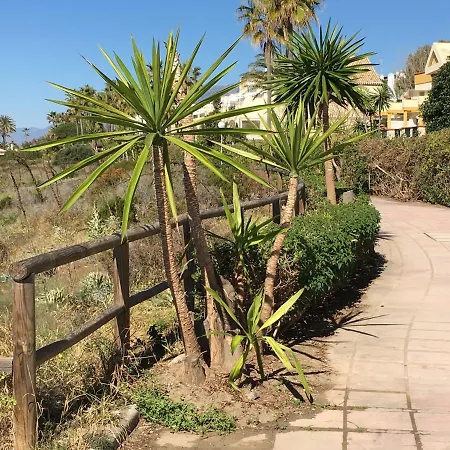 Apartment Estudio Con Insuperables Vistas Al Mar: Aparcamiento Marbella