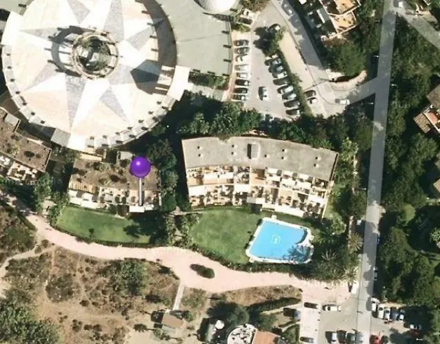 Estudio Con Insuperables Vistas Al Mar: Aparcamiento Apartament Marbella