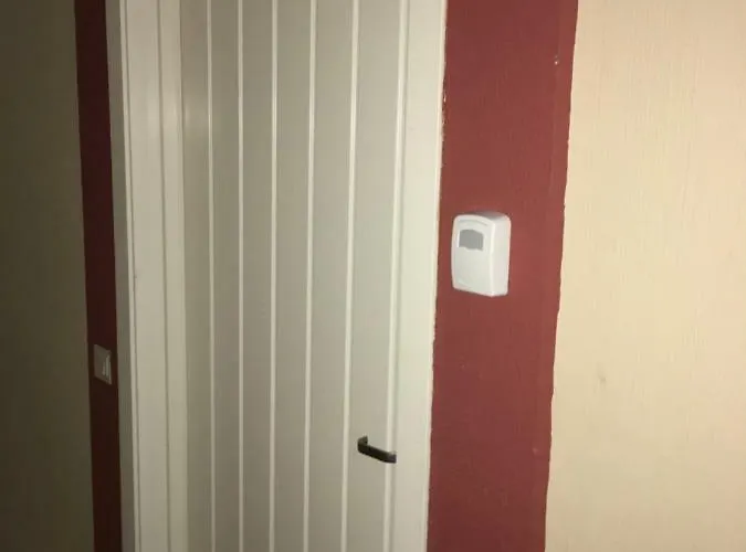 Apartament Estudio Con Insuperables Vistas Al Mar: Aparcamiento Marbella