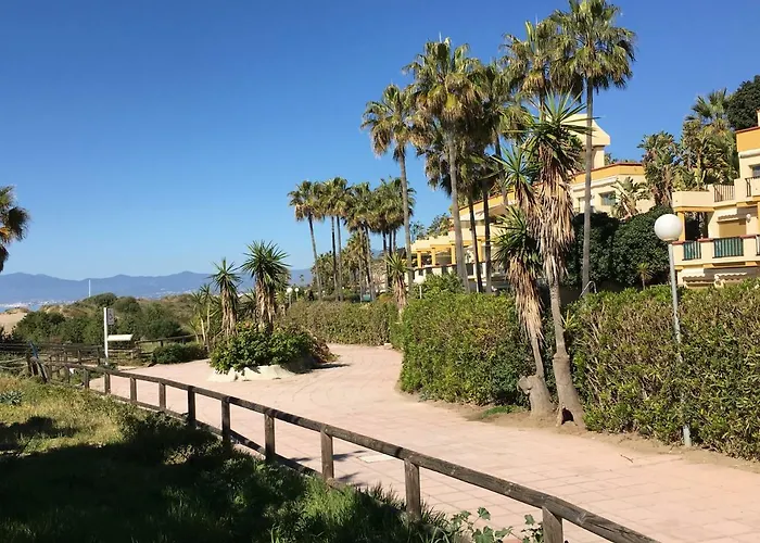 Estudio Con Insuperables Vistas Al Mar: Aparcamiento Apartament Marbella