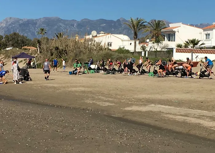 Estudio Con Insuperables Vistas Al Mar: Aparcamiento Apartament Marbella