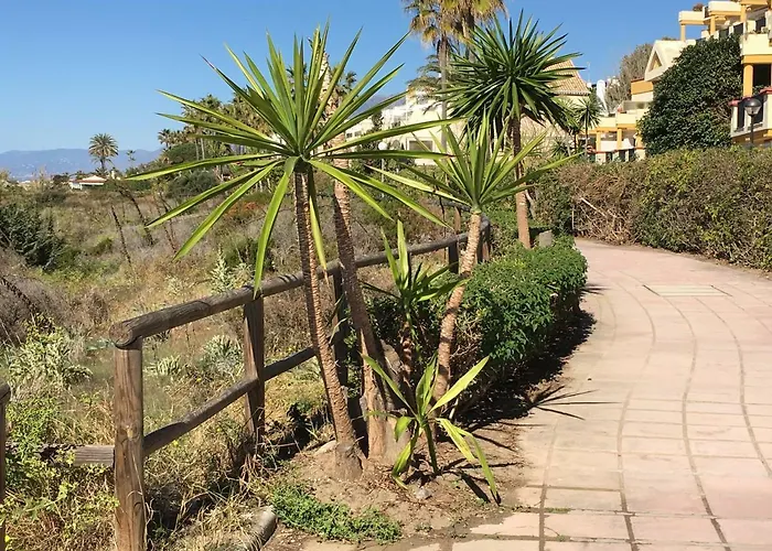 Apartament Estudio Con Insuperables Vistas Al Mar: Aparcamiento Marbella